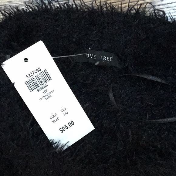 Black Lovetree Cropped Sweater - Picture 3 of 9